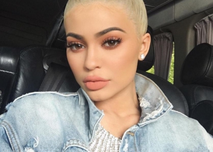 Господарка на палавите селфита в САЩ показа прелестните си гърди (СНИМКИ/ВИДЕО 18+)